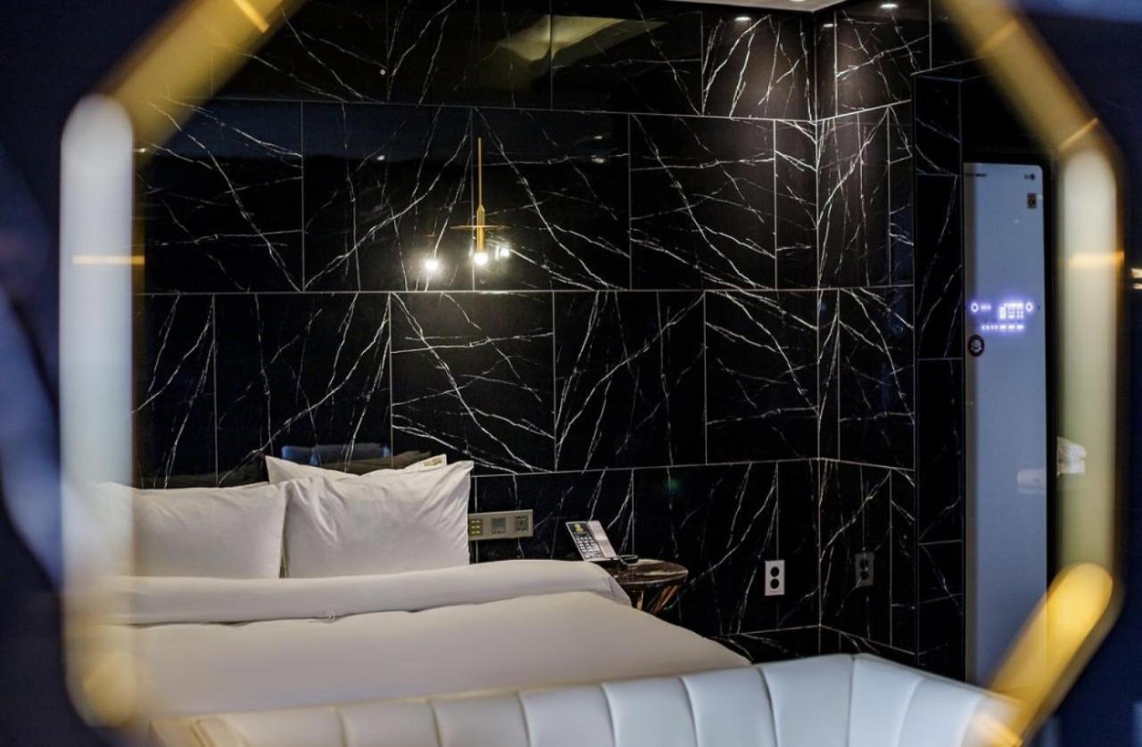 H Moment Hotel Songjeong Пусан Экстерьер фото